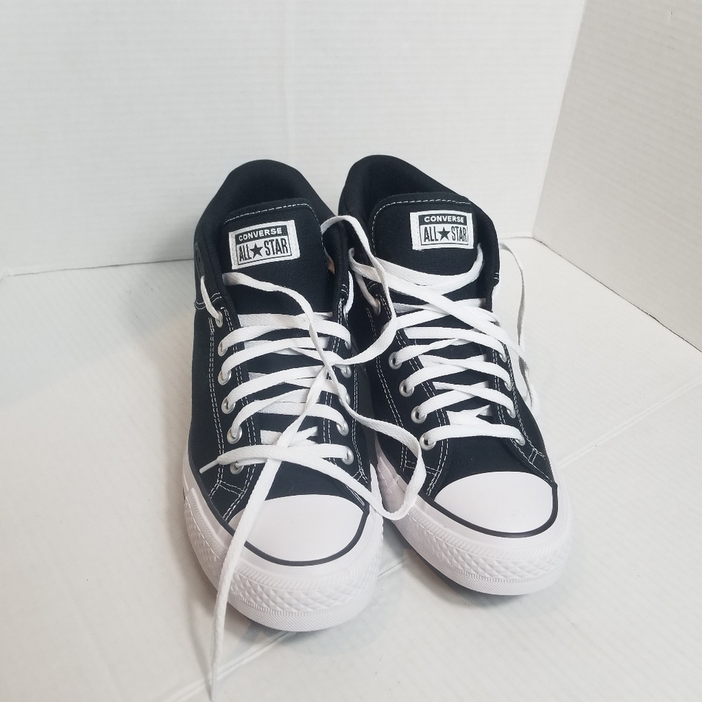 NWOT CONVERSE CHUCK TAYLOR ALL STAR SNEAKERS BLACK AND WHITE MEN'S SIZE 12 - Picture 4 of 8